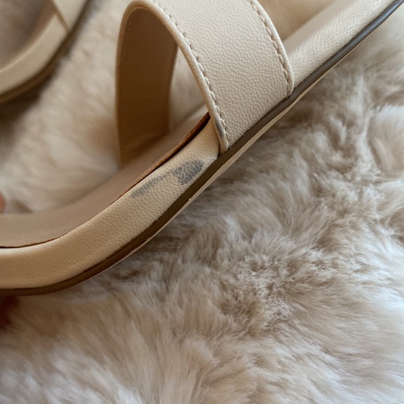 NWT - Never worn, white sandals with gold heels. SZ 10 - Picture 4 of 6